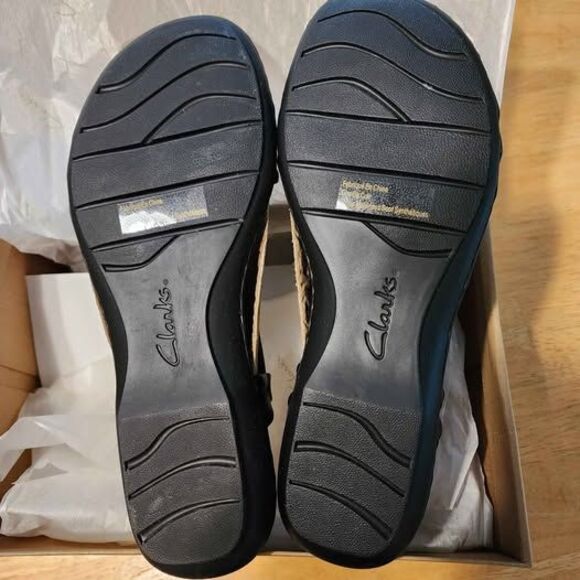 Women’s Clark’s Leather T-strap Bauble Bead Sandals Sz 8 - New in Box Old Stock! - Picture 3 of 6